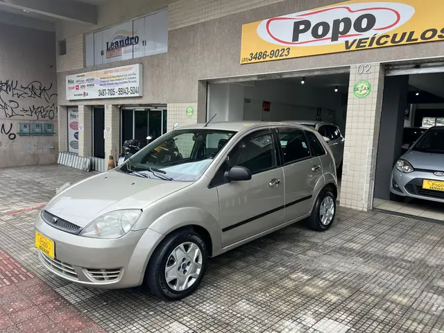 Carro Ford Fiesta Hatch 2007 Personnalité 1.0 8V