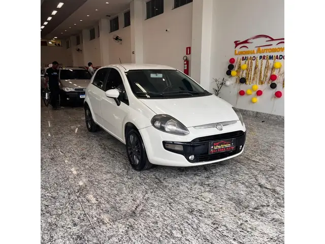 Carro Fiat Punto 2016 BlackMotion 1.8 16V (Flex)
