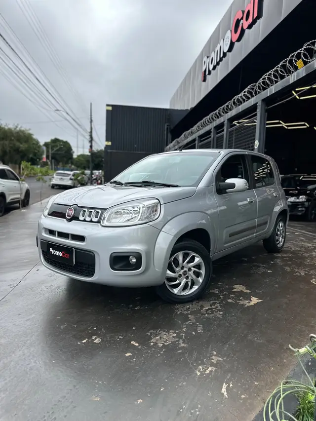 Carro Fiat Uno 2015 Evolution 1.4 8V (Flex) 4p