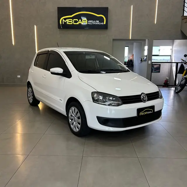 Carro Volkswagen Fox 2014 1.0 TEC (Flex) 4p