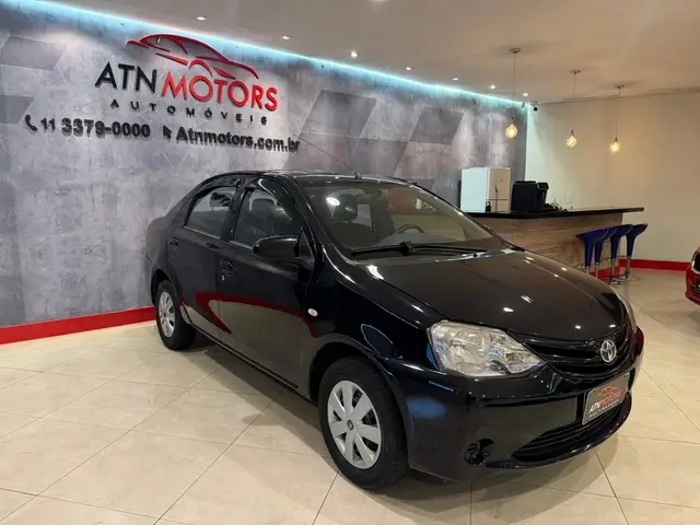 Carro Toyota Etios Sedan 2016 Platinum 1.5 (Flex)