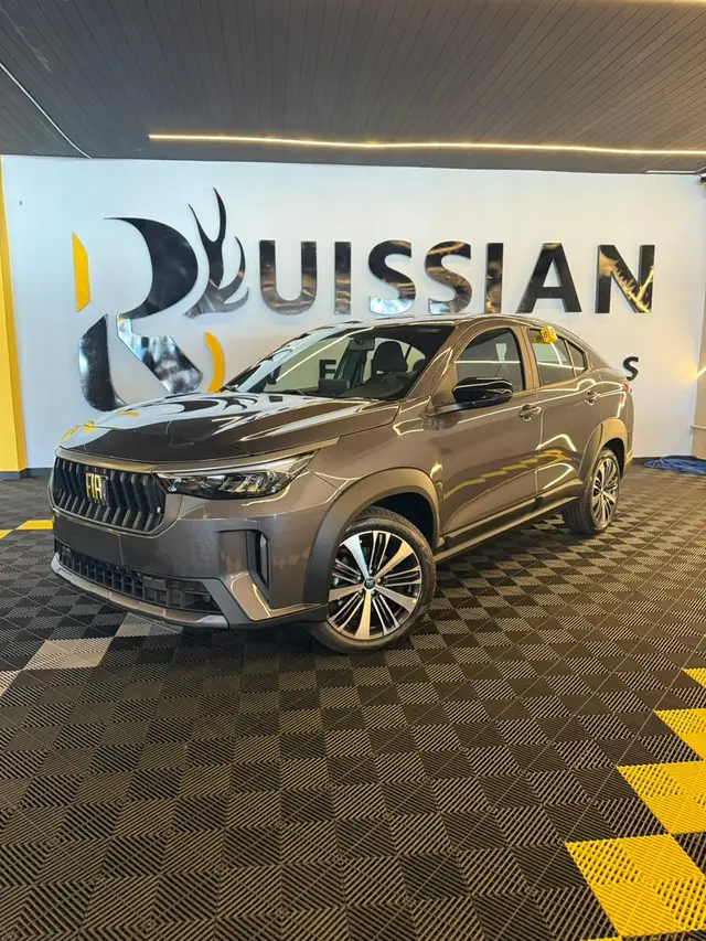 Carro Fiat Fastback 2026 Turbo 200