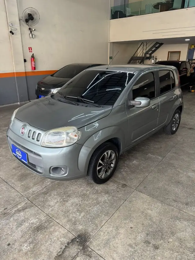 Carro Fiat Uno 2014 Vivace Celeb. 1.0 8V (Flex) 4p