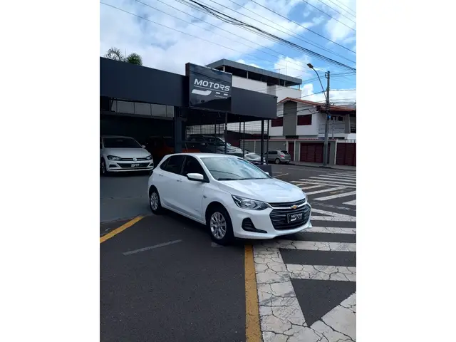 Carro Chevrolet Onix 2023 LT 1.0