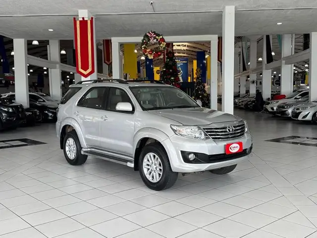 Carro Toyota Hilux SW4 2013 SR 2.7 4X2 (Aut)