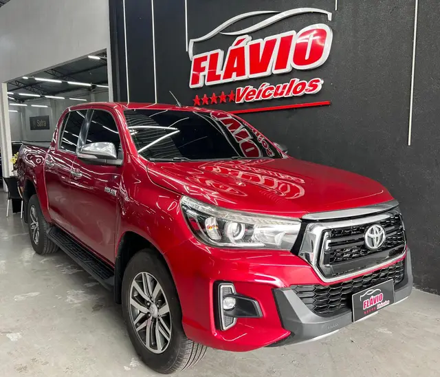 Carro Toyota Hilux Cabine Dupla 2016 Hilux 2.8 TDI SRX CD 4x4 (Aut)