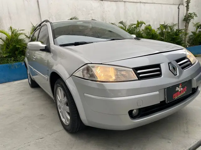 Carro Renault Megane Grand Tour 2013 Mégane Grand Tour Dynamique 1.6 16V (flex)