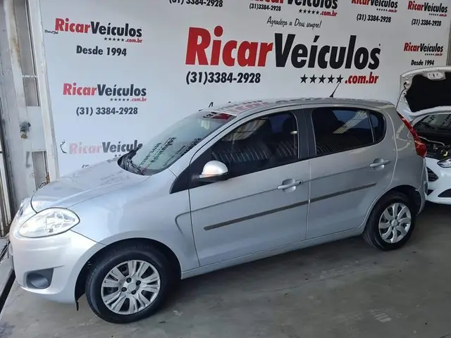 Carro Fiat Palio 2013 Attractive 1.4 8V (Flex)
