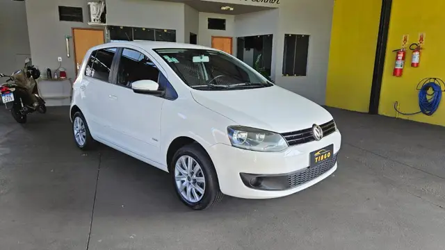 Carro Volkswagen Fox 2013 1.0 TEC (Flex) 4p