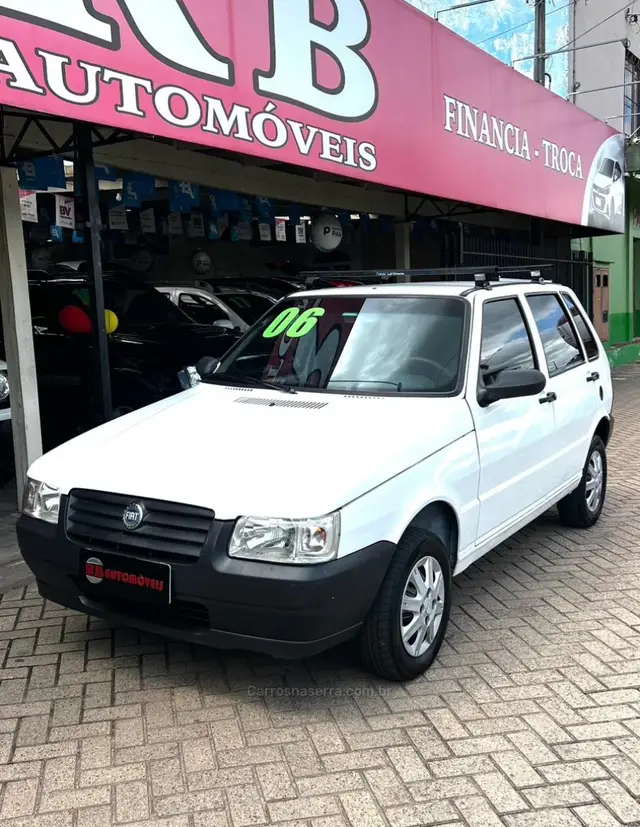 Carro Fiat Uno Mille 2006 Fire 1.0 (Flex) 4P