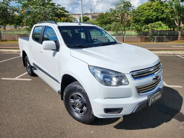 Carro Chevrolet S10 Cabine Dupla 2014 S10 LS 2.4 4x2 (Cab Dupla) (Flex)