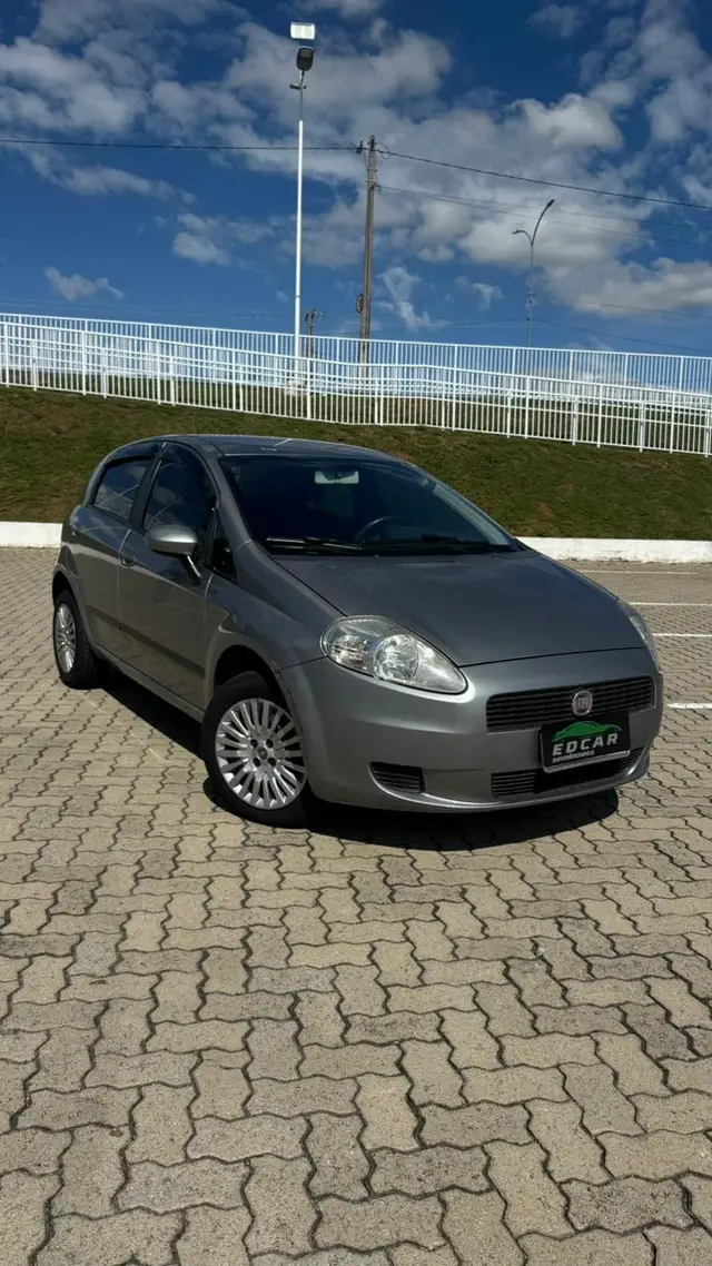 Carro Fiat Punto 2011 Attractive 1.4 (Flex)