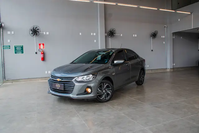 Carro Chevrolet Onix Plus 2024 LT 1.0