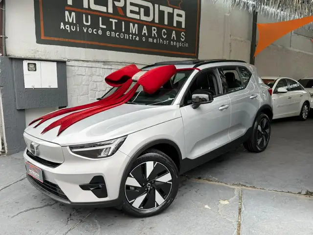 Carro Volvo XC40 2024 Recharge Plus (Elétrico)