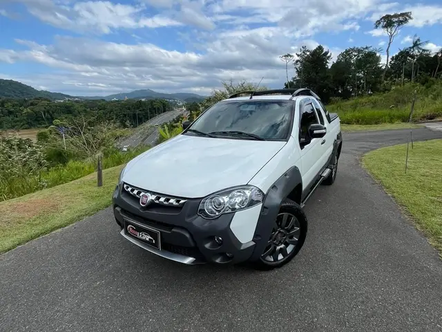 Carro Fiat Strada 2016 Adv. Ext. 1.8 LOCKER Dual.Flex CE