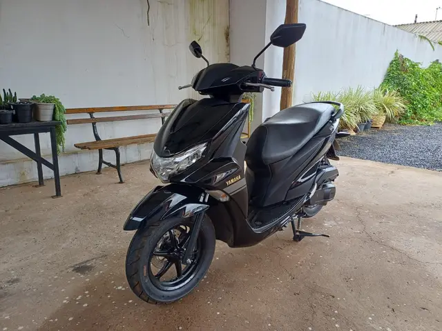 Moto Yamaha Fluo 2023 ABS