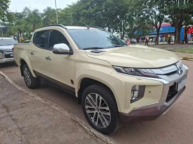 Carro Mitsubishi L200 Triton Sport 2025 HPE-S 2.4