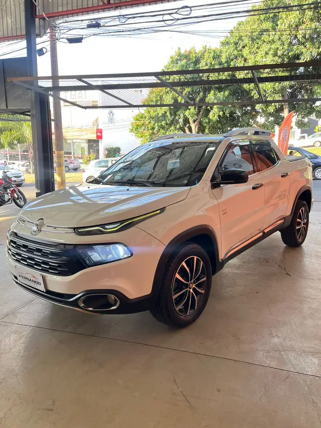 Carro Fiat Toro 2019 Volcano 2.0 diesel AT9 4x4
