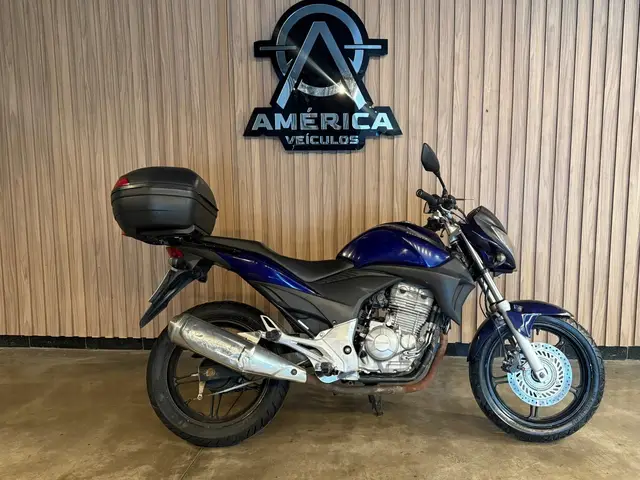 Moto Honda CB 300R 2011 Standard