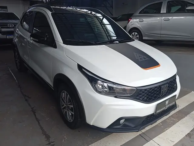 Carro Fiat Argo 2024 Trekking 1.3