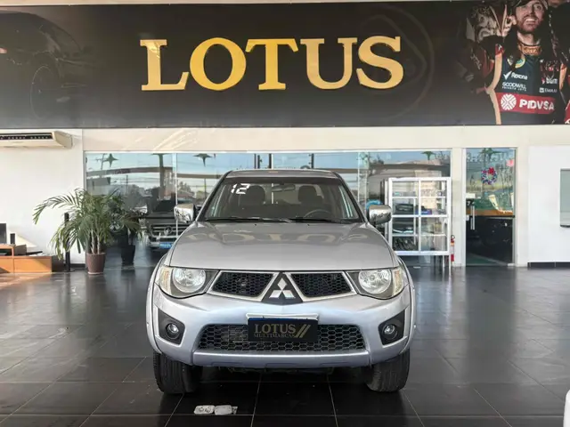 Carro Mitsubishi L200 Triton Outdoor 2012 GLS 2.5 4X4