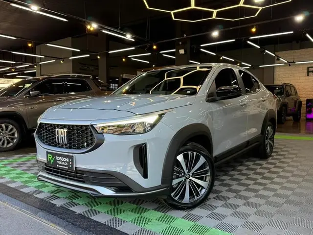 Carro Fiat Fastback 2025 Audace T200 Hybrid