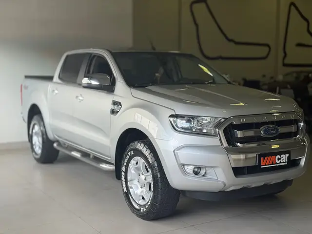 Carro Ford Ranger Cabine Dupla 2017 Ranger 3.2 XLT CD 4x4 (Aut)
