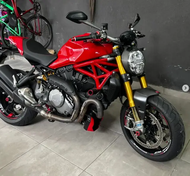 Moto Ducati Monster 2021 1200 S