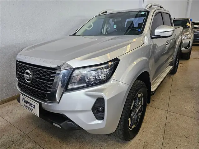 Carro Nissan Frontier 2023 XE CD 4x4 2.3 Bi-TB Diesel Aut.