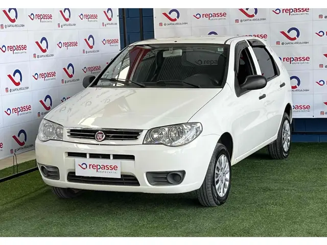 Carro Fiat Palio 2014 Attractive 1.0 8V (Flex)