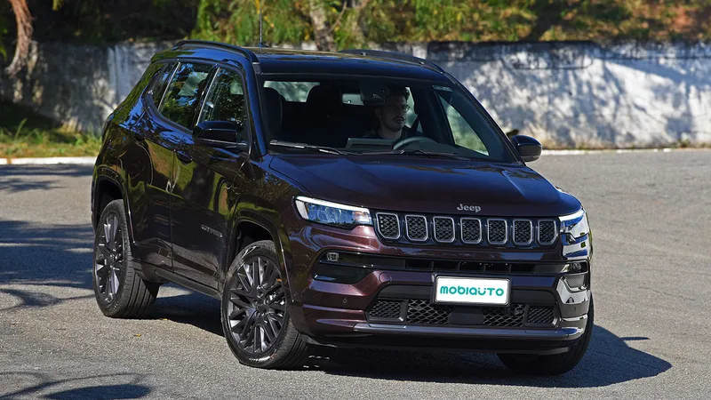 Avaliação: Jeep Compass T270 dá alguma brecha a Taos e Corolla Cross?