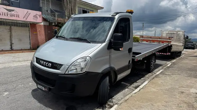 Carro Iveco Daily Chassi 2017 3.0 35S14 CS 3750
