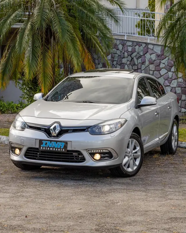 Carro Renault Fluence 2016 2.0 16V Privilege X-Tronic (Flex)