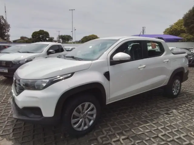 Carro Fiat Strada 2025 Volcano 1.3 Flex 8V CD Aut.