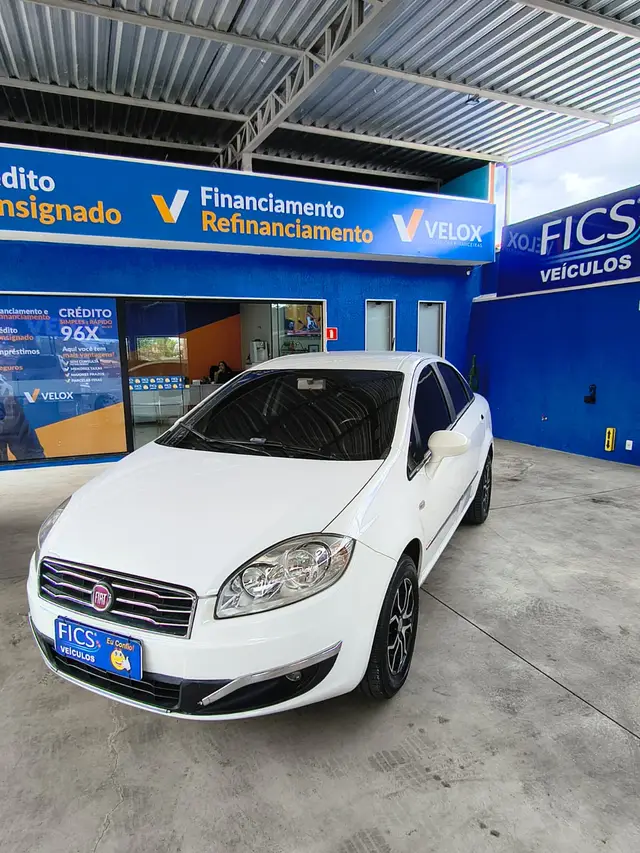 Carro Fiat Linea 2015 Essence 1.8 16V (Flex)