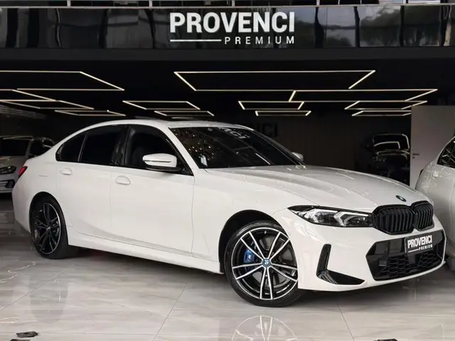 Carro BMW 330e 2024 M Sport 2.0 Turbo (Aut.) (Híb.)