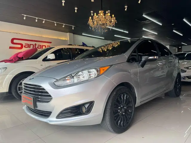 Carro Ford Fiesta Hatch 2016 SE Plus 1.6 RoCam (Flex)