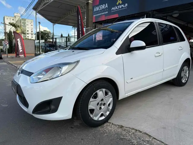 Carro Ford Fiesta Hatch 2014 SE Rocam 1.6 (Flex)