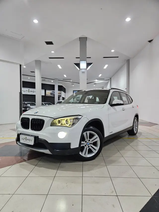 Carro BMW X1 2013 2.0 sDrive18i (aut)