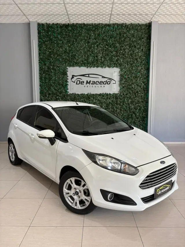 Carro Ford Fiesta Hatch 2016 1.6 (Flex)