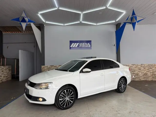 Carro Volkswagen Jetta 2013 2.0 TSI Highline DSG