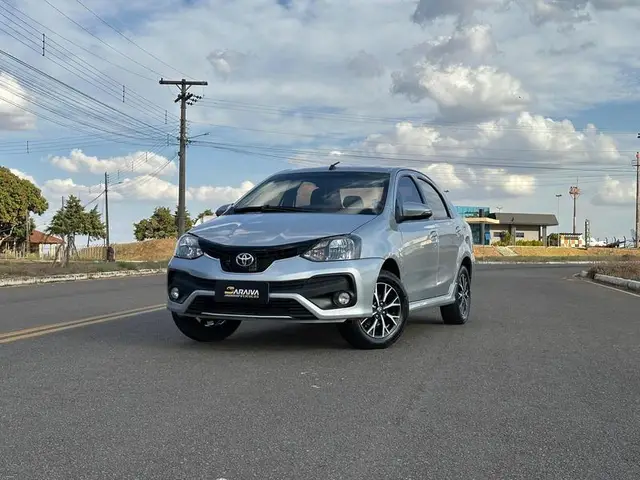 Carro Toyota Etios Sedan 2019 Platinum 1.5 (Aut) (Flex)