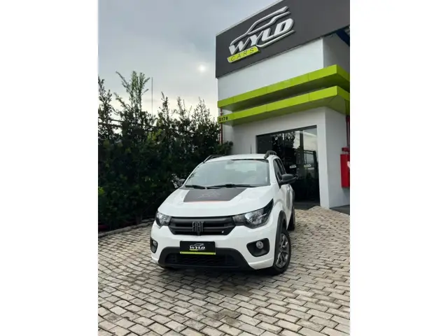 Carro Fiat Mobi 2025 Trekking 1.0