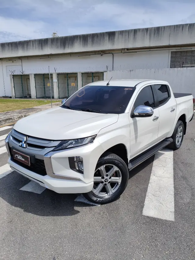 Carro Mitsubishi L200 Triton Sport 2022 HPE 2.4 DID-H 4x4 (Aut)