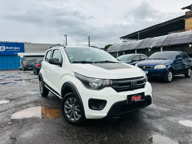 Carro Fiat Mobi 2024 Trekking 1.0