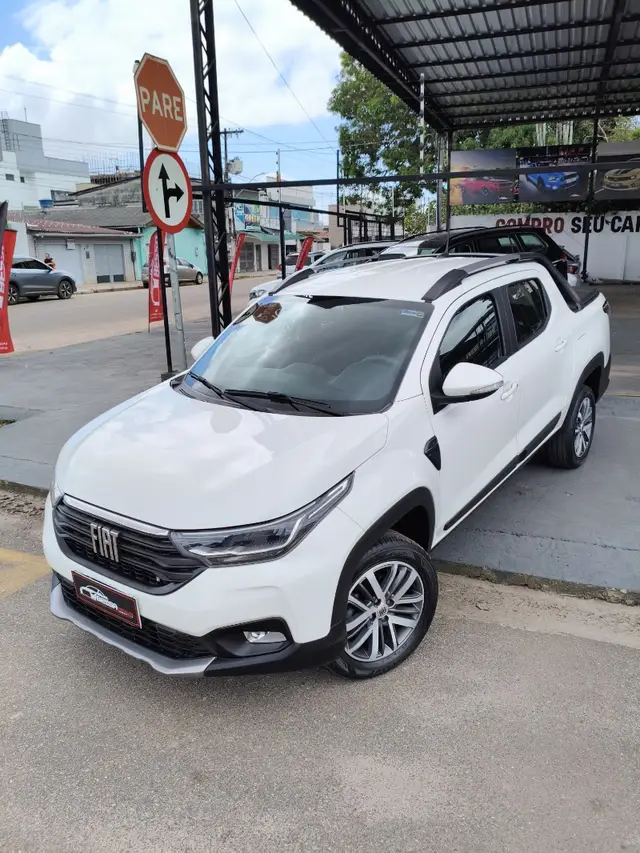 Carro Fiat Strada 2023 Volcano 1.3 CD (Flex)