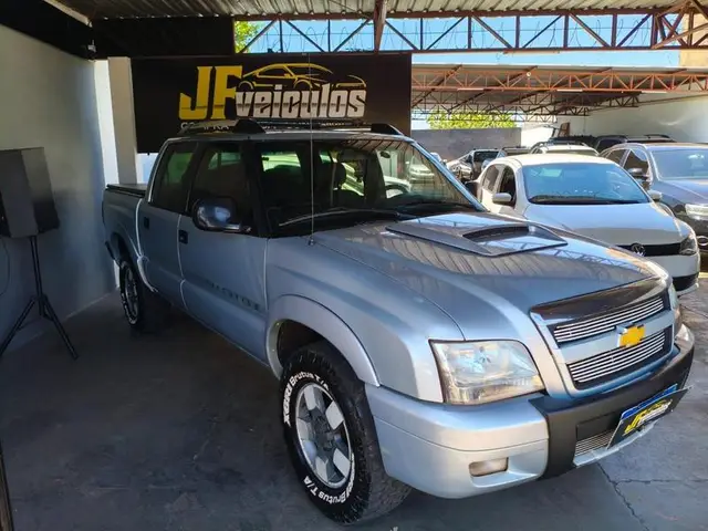 Carro Chevrolet S10 Cabine Dupla 2011 S10 Executive 4x2 2.4 (Flex) (Cab Dupla)