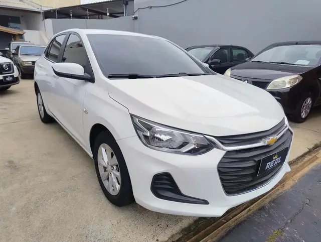 Carro Chevrolet Onix 2023 LT 1.0