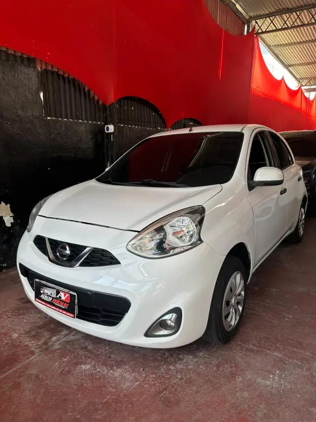 Carro Nissan March 2015 1.0 16V S (Flex)