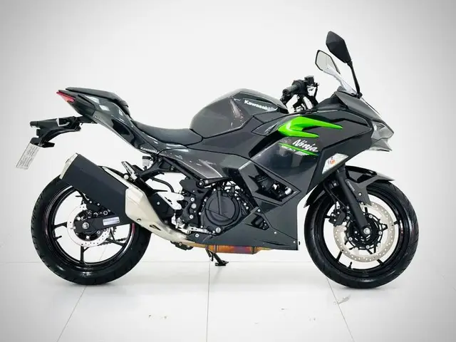 Moto Kawasaki Ninja 2025 500